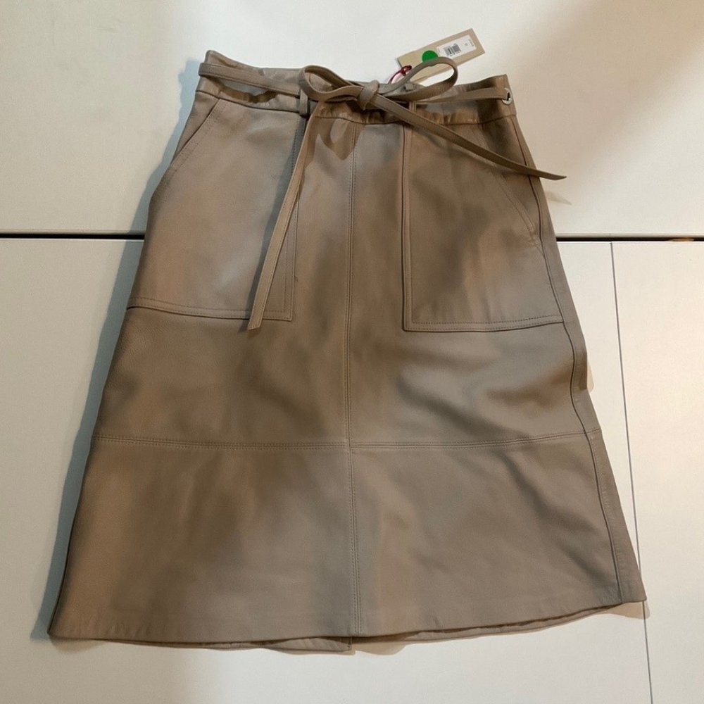 Banana Republic Heritege Collection Women’s Leather Texture - Cream - NWT Size 0